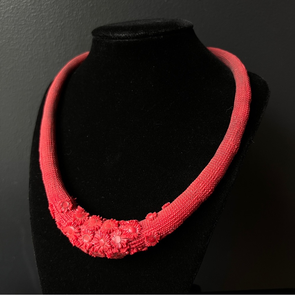 Tzuri Gueta Paris Coraile Rubber Necklace Magnet Closure Red Flowers